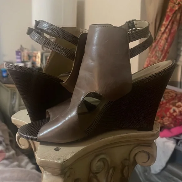 Brown Wedges - Picture 6 of 8